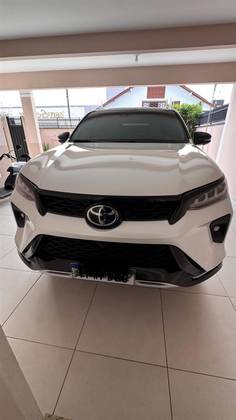 TOYOTA HILUX SW4 2.8 D-4D TURBO DIESEL DIAMOND 7L 4X4 AUTOMÁTICO